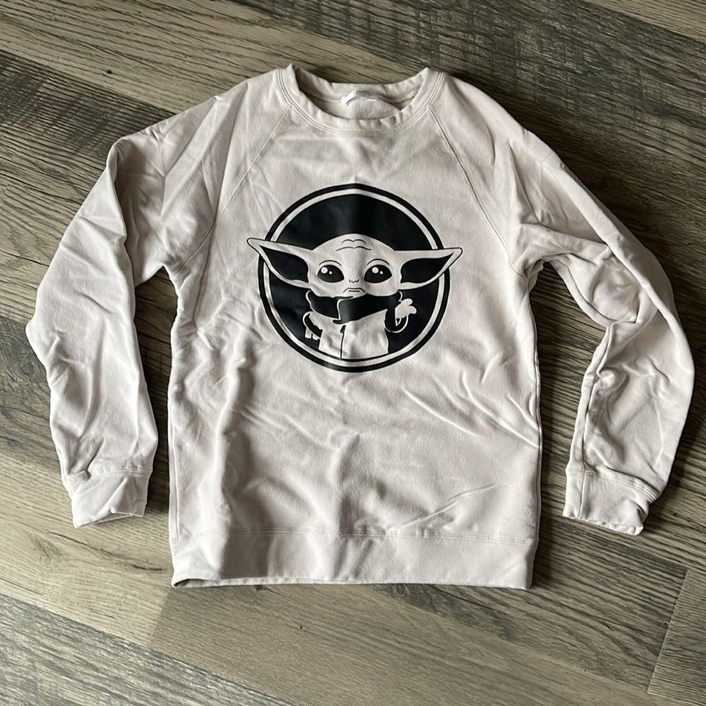 She Show Baby Yoda sweatshirt fleece hoodie cream womens small